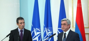 Пресс-конференция президента Армении Сержа Саркисяна и генсека НАТО Андерса фог Расмуссена
