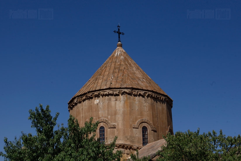 Պատարագ Վանա լճի Աղթամարի Սբ.Խաչ եկեղեցում, Արևմտյան Հայաստան
