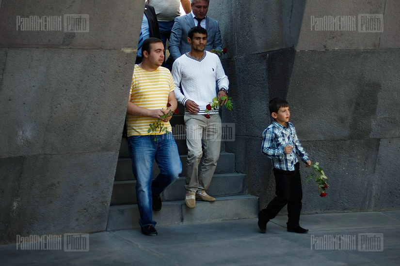 Judo Olympic champion Arsen Galsyan visits Armenian Genocide Memorial