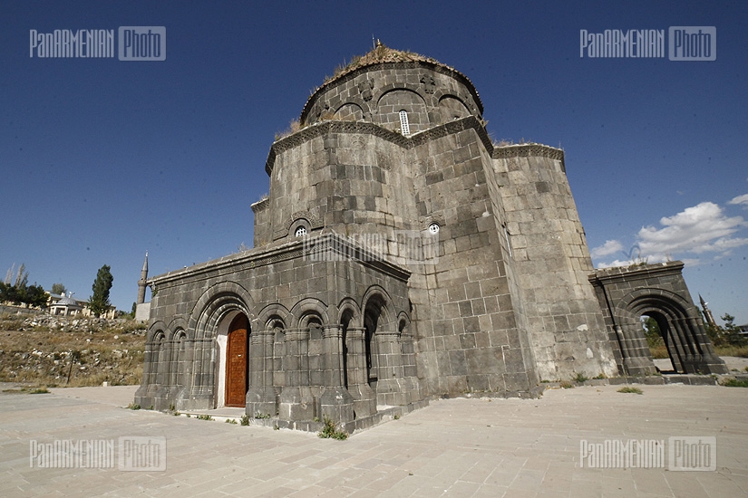 Arakelots church from outside. Ornaments on the dome are preserved, while the cross on the top is removed