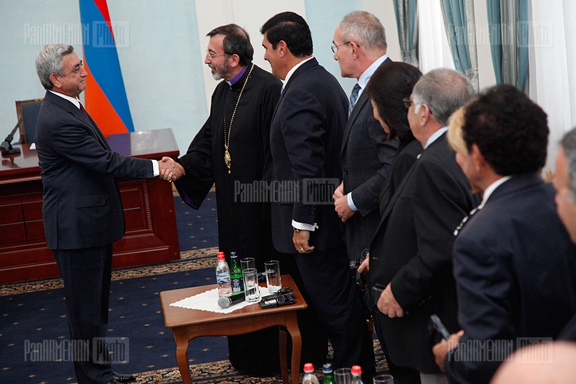  President Serzh Sargsyan met with Armenian Relief Fund Board members