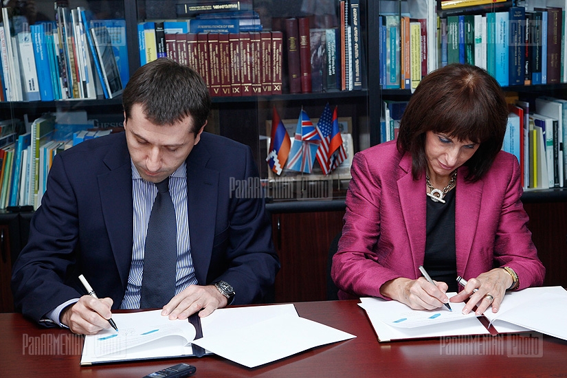 RA Ombudsman Karen Andreasyan and the UN Resident Coordinator UNDP Resident Representative in Armenia Dafina Gercheva sign a memorandum of mutual cooperation