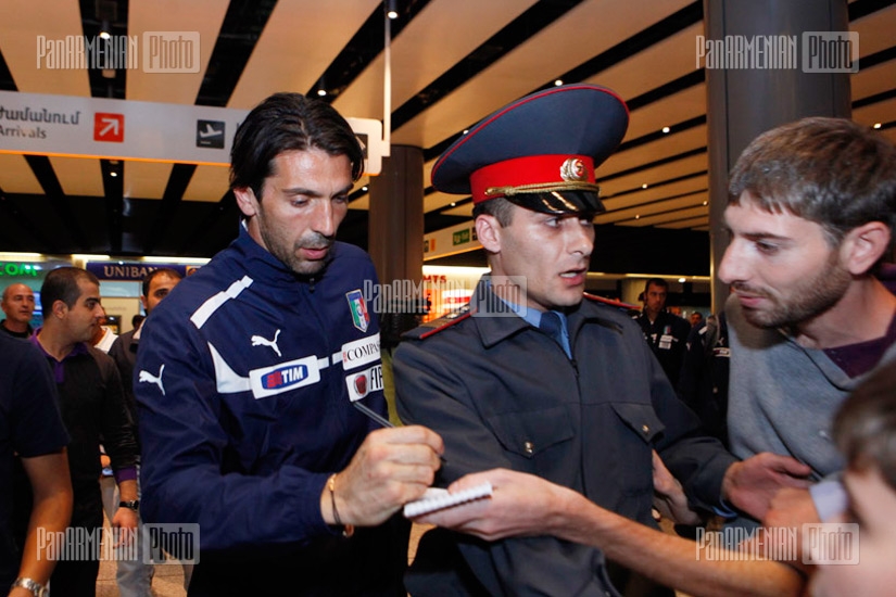 Italian national team arrive in Yerevan