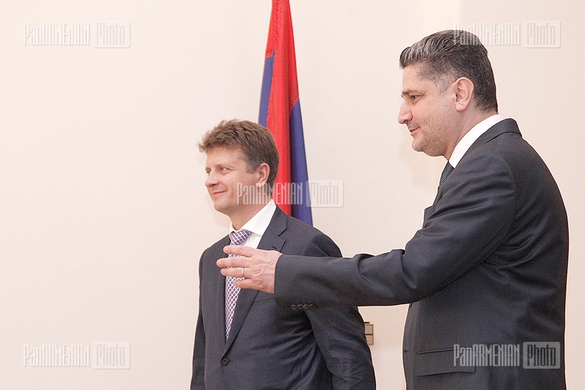 Հայաստանի Հանրապետության և Ռուսաստանի Դաշնության միջև տնտեսական համագործակցության պայմանագրի ստորագրում