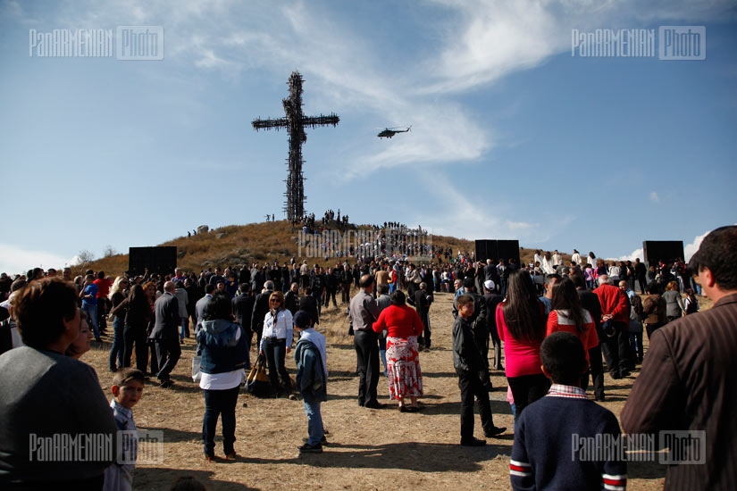 Official opening of 33-meter cross in Aparan
