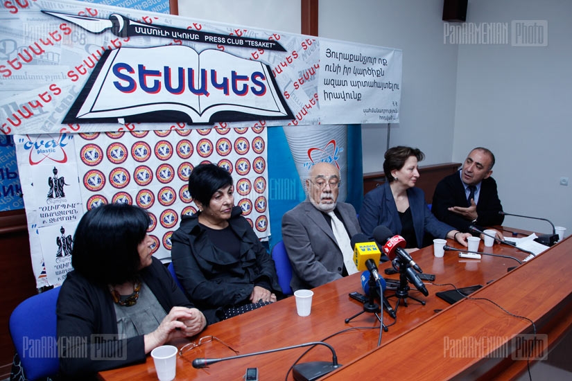 Press conference concerning aid to Syrian-Armenians