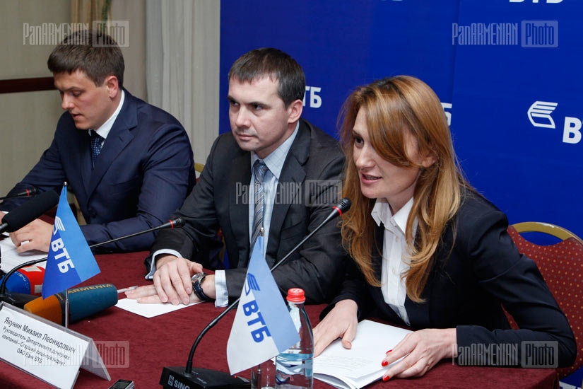 Press conference of VTB Bank board members Mikhail Yakunin and Yuri Gusev