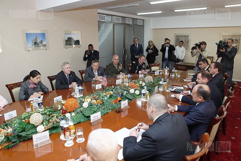 U.S. Secretary of the Navy Ray Mabus meets Armenian Defense Minister Seyran Ohanyan