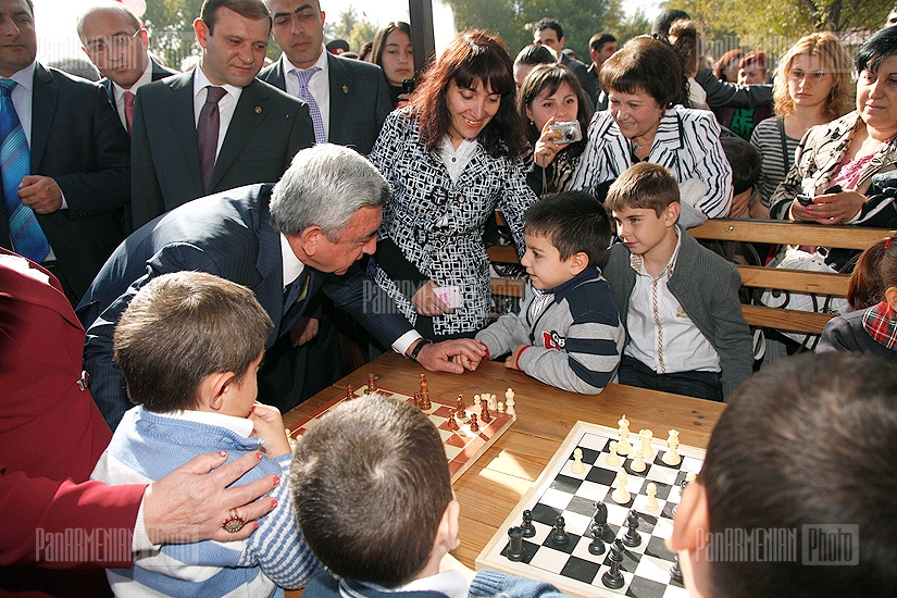 Armenian President visits the recreation zone outside “Armenia Medical Center