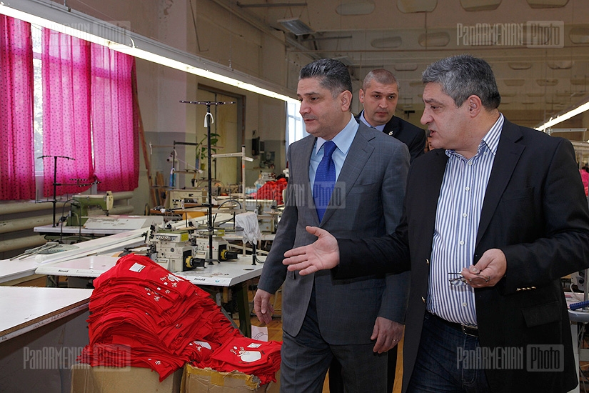 Armenian Prime Minister visits Tosp factory 