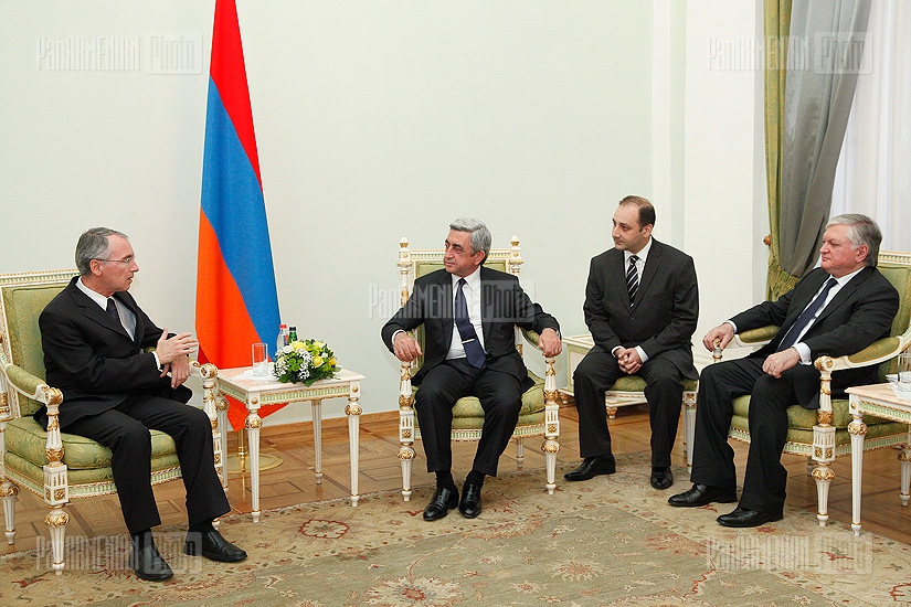 Armenian President meets newly-appointed Greek ambassador 