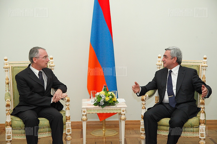 Armenian President meets newly-appointed Greek ambassador 