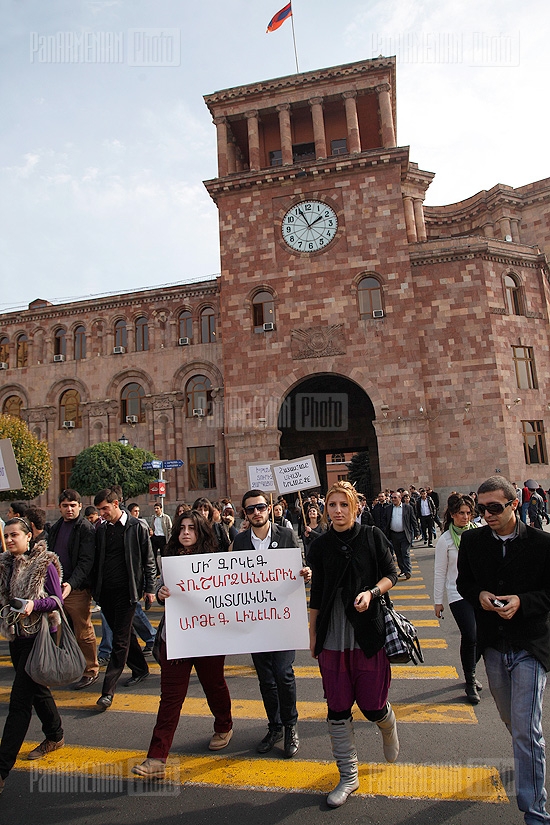 Protest against transfer of monuments from provinces to Yerevan