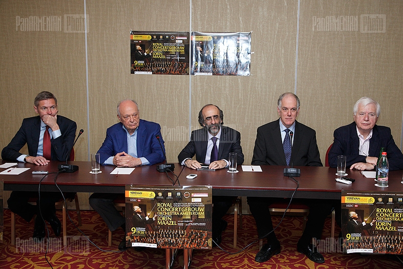  Press conference of conductor Lorin Maazel 