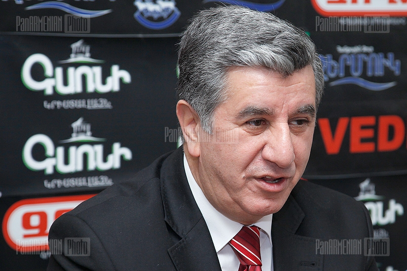 Press conference of Tovmas Poghosyan