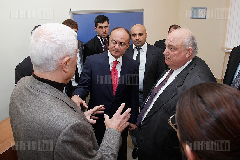 Armenian Defense Minister visits Yerevan State University