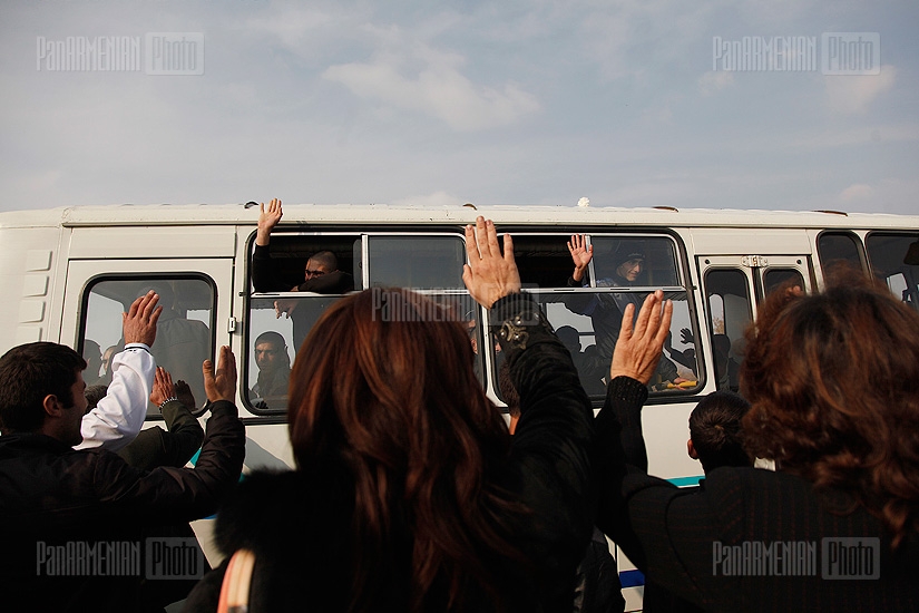 2012թ. աշնանային զորակոչին Արմավիրի մարզից զինծառայության մեկնող նորակոչիկների ճանապարհման հանդիսավոր արարողությունը
