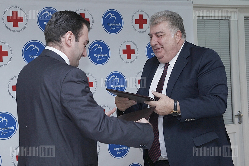  Signing of memorandum of understanding between Armenian Red Cross Society and Ashtarak Kat CJSC