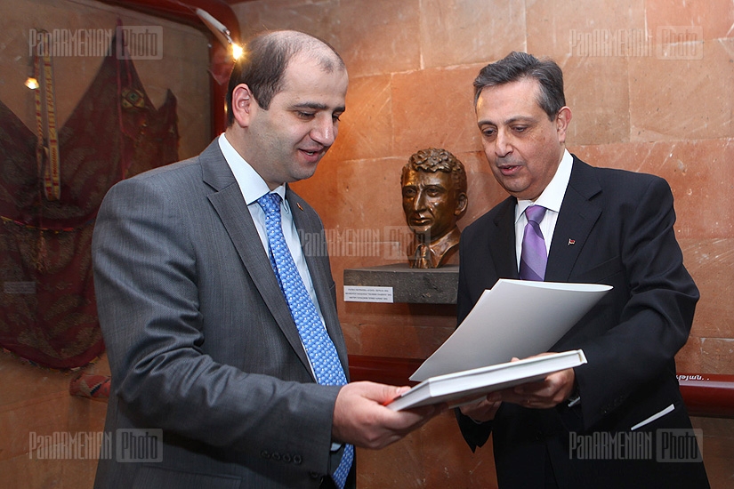 Unveiling of Yeghishe Charents bust created by renowned sculptor and artist Mkrtich Tragchyan