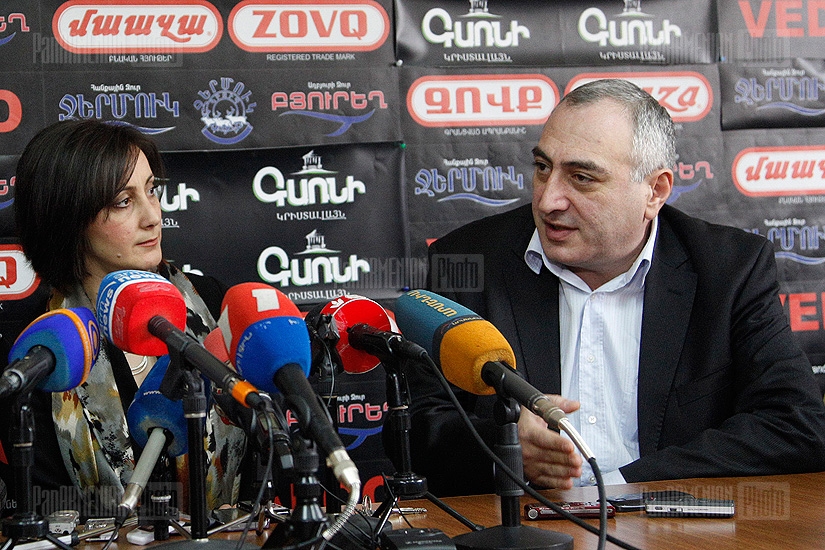 Press conference of Supreme Council ex-MP Azat Arshakyan and PR Association director Karen Kocharyan 