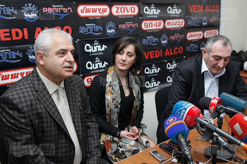 Press conference of Supreme Council ex-MP Azat Arshakyan and PR Association director Karen Kocharyan 