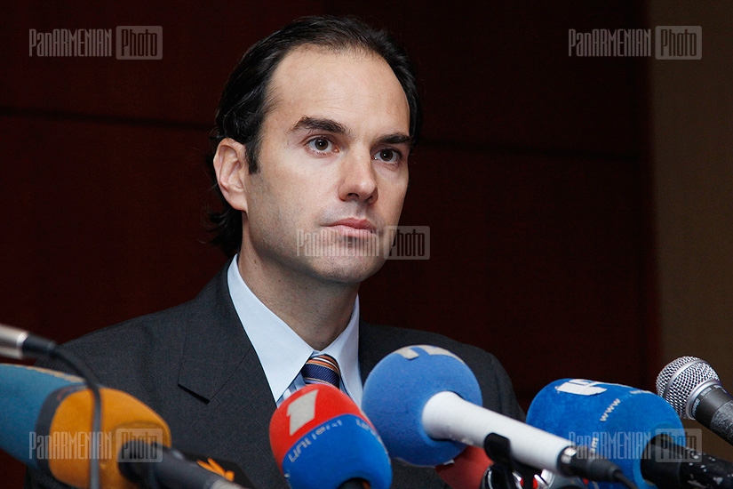 Press conference of IMF Resident Representative in Armenia Guillermo Tolosa  
