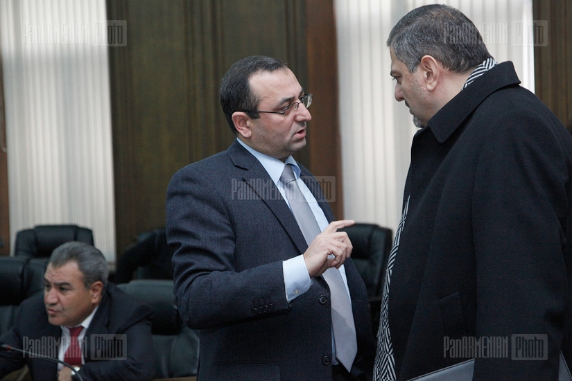 В парламенте Армении по инициативе постоянной комиссии по финансовым и бюджетным вопросам состляись парламентские слушания