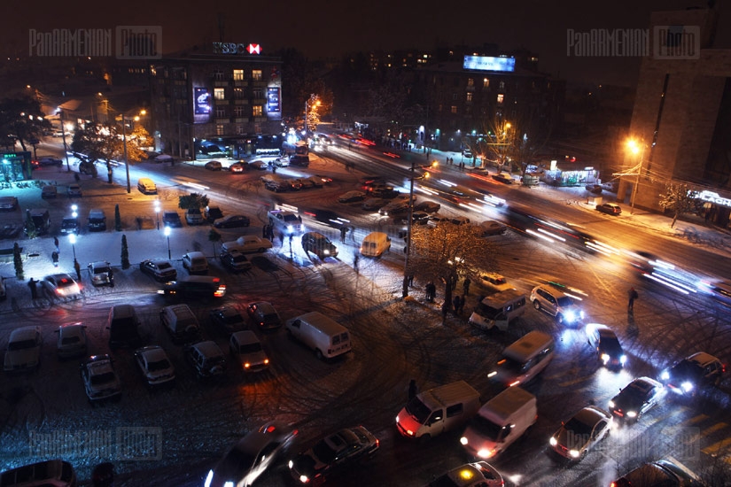 Снежная ночь в Ереване