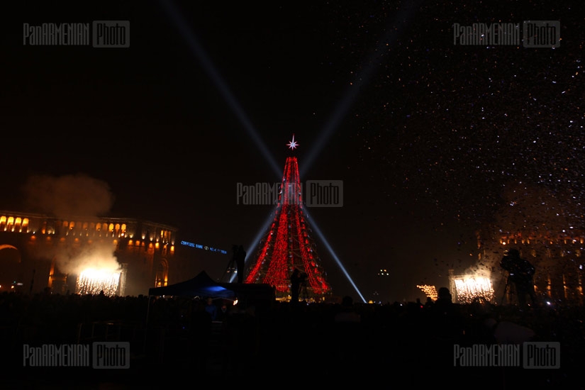 Yerevan's Grand Christmas Tree lights get switched on