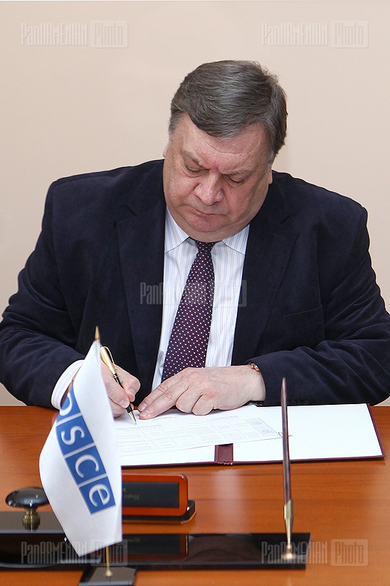 ՀՀ ՊՆ և ԵԱՀԿ երևանյան գրասենյակի միջև համագործակցության 2013թ. ծրագրի ստորագրումը