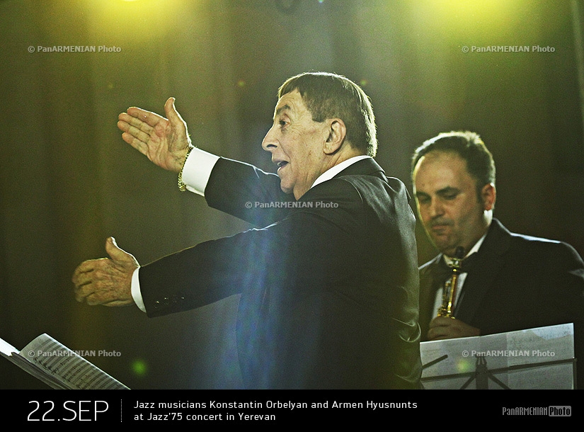 Музыканты Константин Орбелян и Армен Уснунц во время концерта, посвященного 75-летию армянского джаза