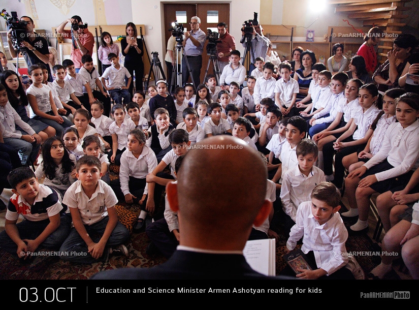 Education and Science Minister Armen Ashotyan reading for kids 
