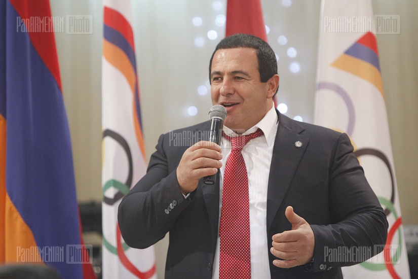 ՀՀ նախագահն ու ՀԱՕԿ նախագահը պարգևատրեցին 2012-ի Հայաստանի լավագույն 10 մարզիկներին 