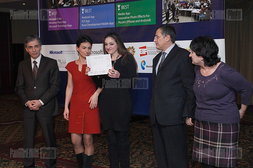 Հեքըթոն[ՅԱՆ] և ATS 2012 նորարար գաղափարների և նախագծերի մրցույթի հաղթող թիմերի և «ATS 2012» նորաստեղծ ընկերությունների մրցանակաբաշխության պաշտոնական արարողությունը