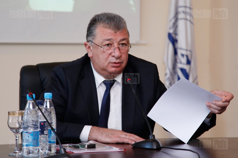 Press conference of SEUA rector Ara Avetisyan