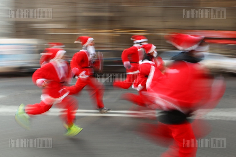 Santas run organized in Yerevan within the frameworks of Witnerfest 2012