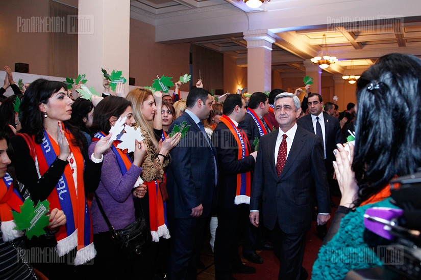 Serzh Sargsyan launches his pre-election campaign 