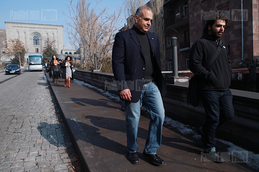 Raffi Hovannisian's campaign continues in Kentron Administrative district of Yerevan