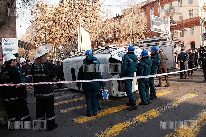 Car accident at the intersection of Sayat-Nova and Nalbandian Streets