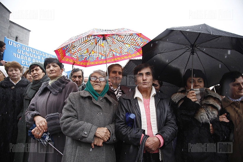 Presidential candidate Serzh Sargsyan visits  Movses village