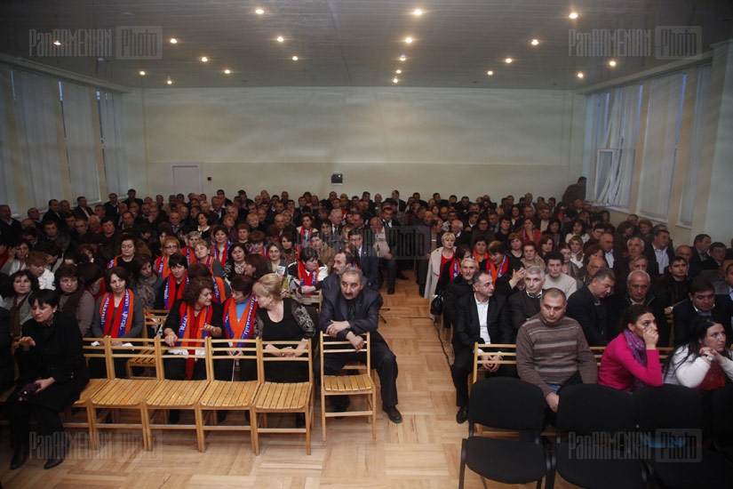 Встреча кандидата в президенты Сержа Саркисяна с жителями Ноемберяна