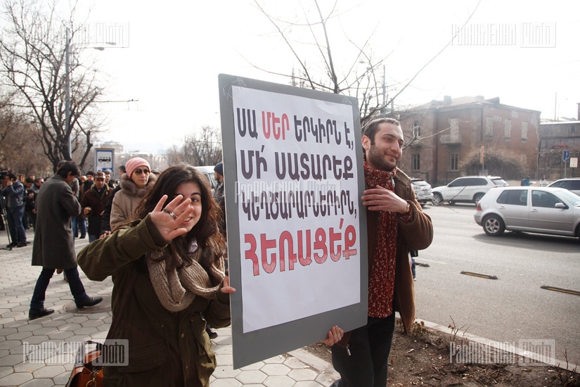 Citizens demand that the OSCE / ODIHR observers leave Armenia