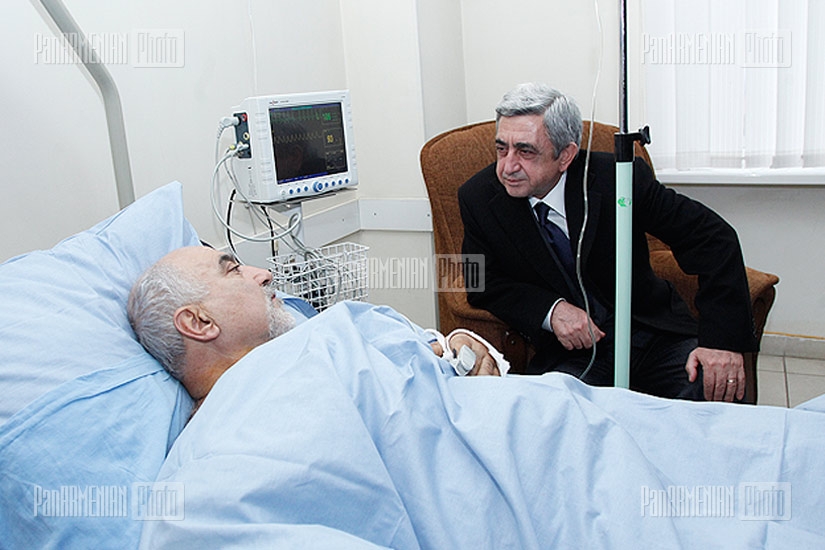 Սերժ Սարգսյանի այցը Պարույր Հայրիկյանին, ով գտնվում է «Սուրբ Գրիգոր Լուսավորիչ» բժշկական կենտրոնում