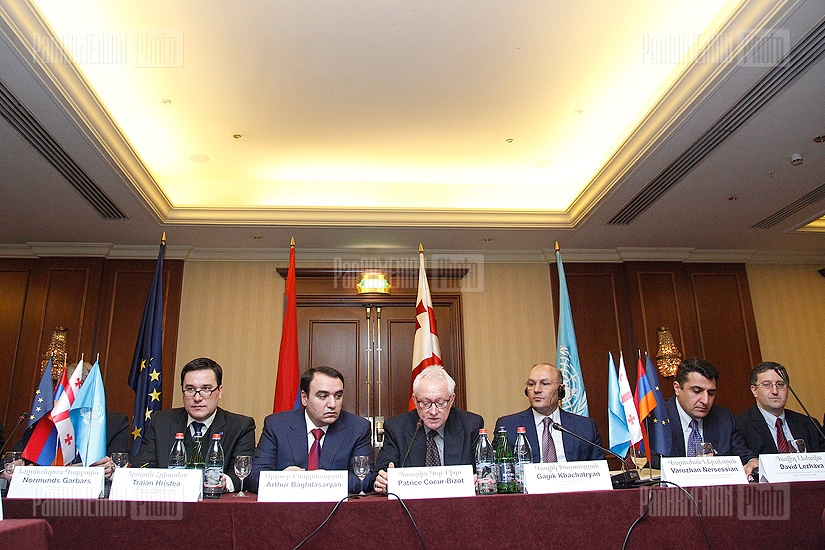 Конференция, посвященная проекту развития возможностей управления пограничными КПП Бавра и Ниноцминда на границе Армении и Грузии