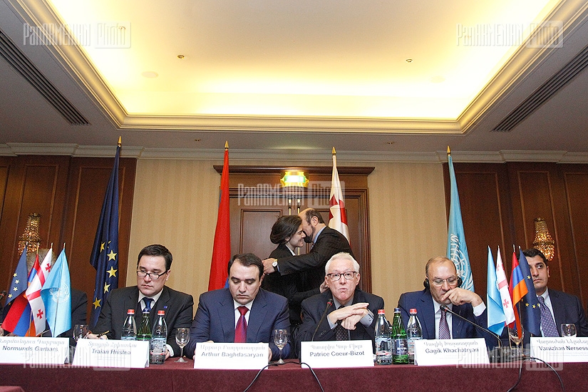 Конференция, посвященная проекту развития возможностей управления пограничными КПП Бавра и Ниноцминда на границе Армении и Грузии