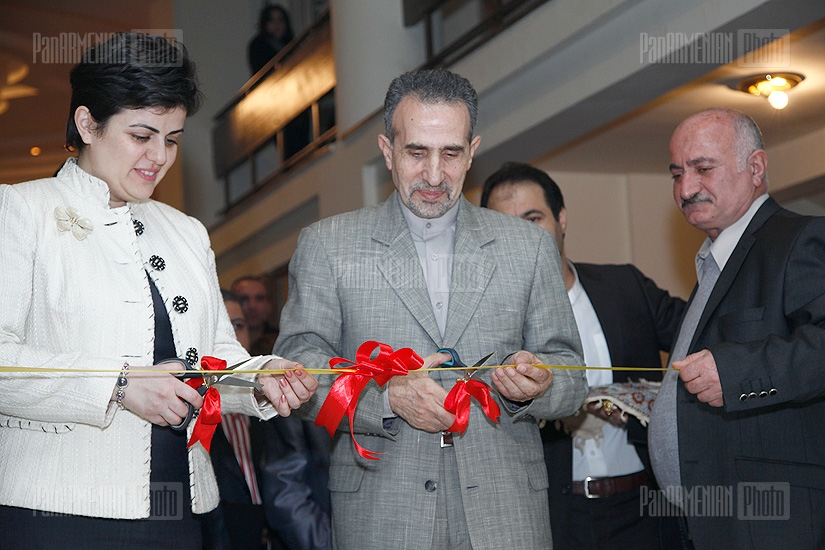 Открытие выставки посвященной 34-й годовщине победы Исламской Революции в Иране
