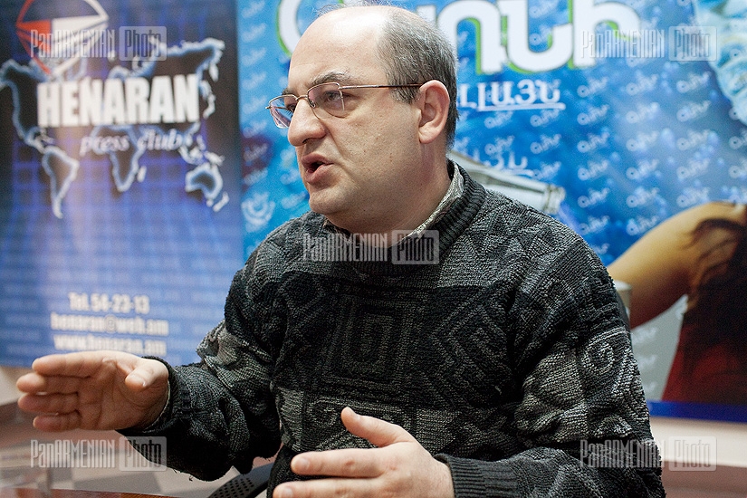 Press conference of expert on political and electoral technologies Armen Badalyan