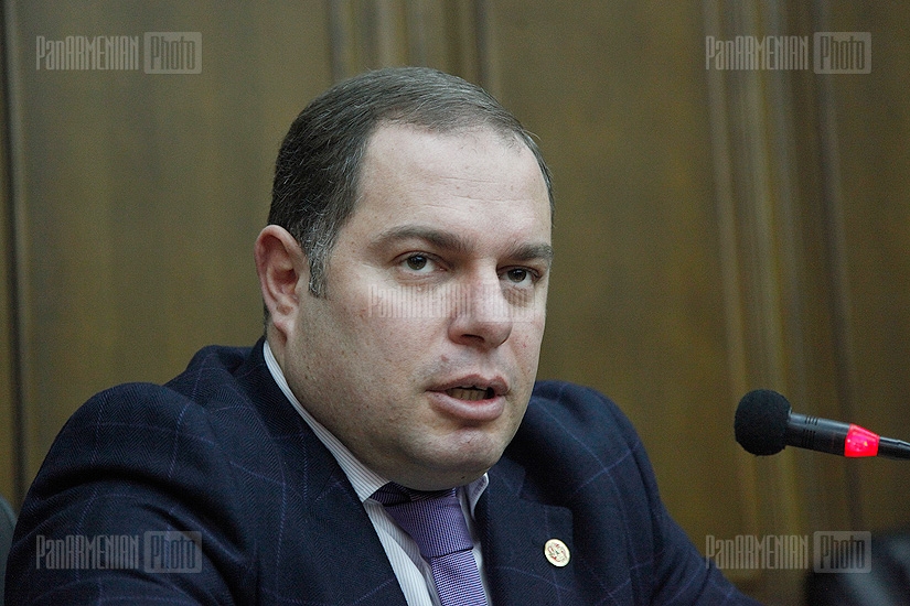 Брифинг: Секретарь фракции Республиканской партии Армении Ованес Саакян