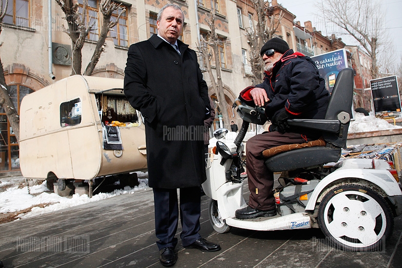 Presidential candidate Hrant Bagratyan visits Gyumri