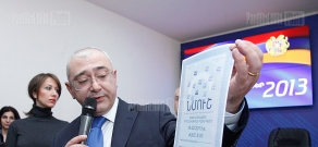 В ЦИК Армении испытали чернила, предназначенные для проставления штампов в паспортах во время президентских выборов 